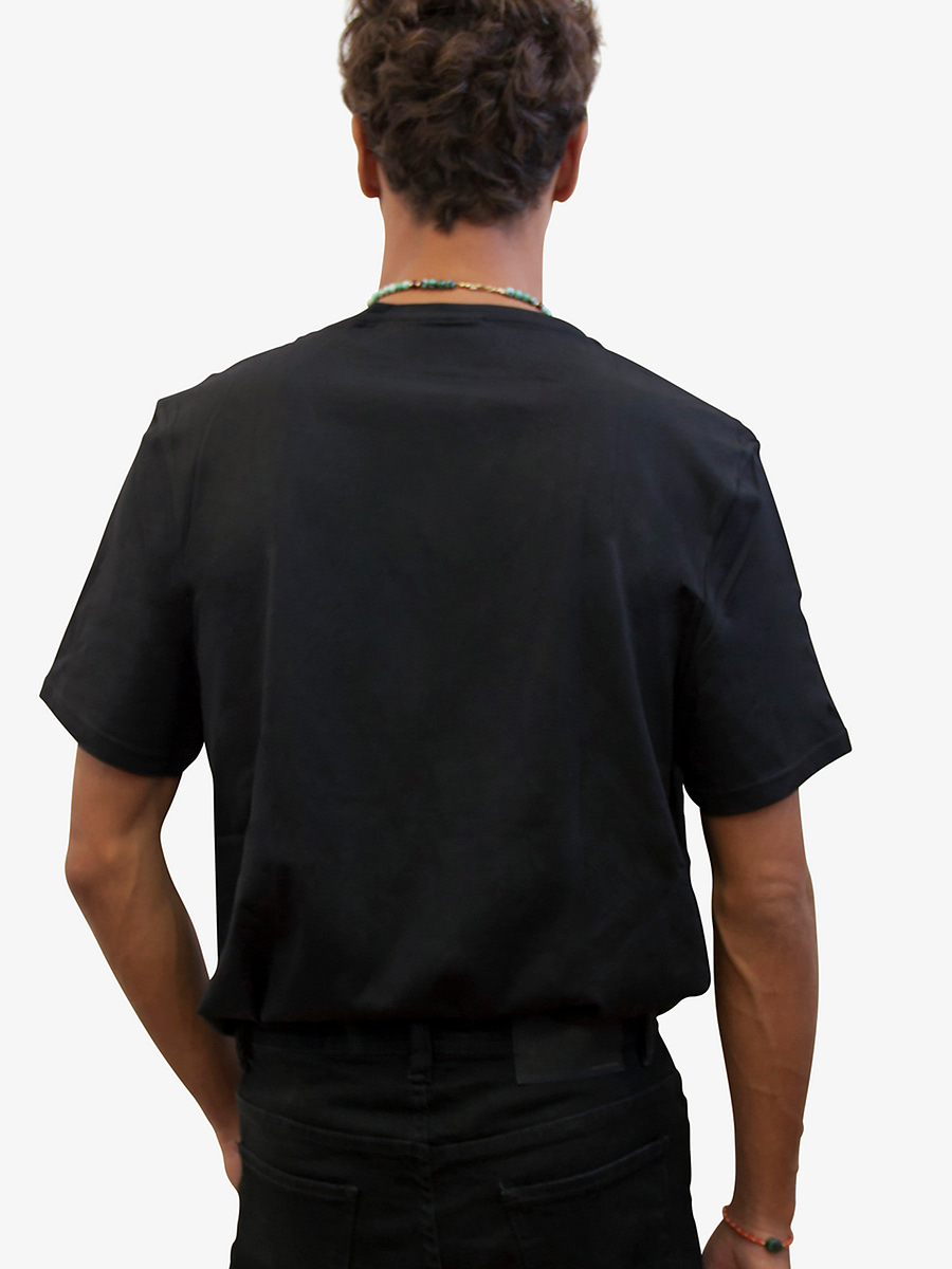 וונברג טי הריטג בשילוב ריקמת V מכותנה פרימיום בצבע שחור לגברים ונשים
